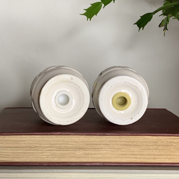 Longaberger Cream Salt & Pepper Shakers Woven Traditions - Picture 5 of 6